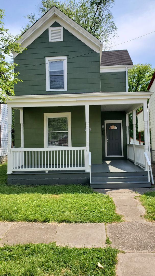 Building Photo - Beautifully updated and Spacious!  2 Bed H...