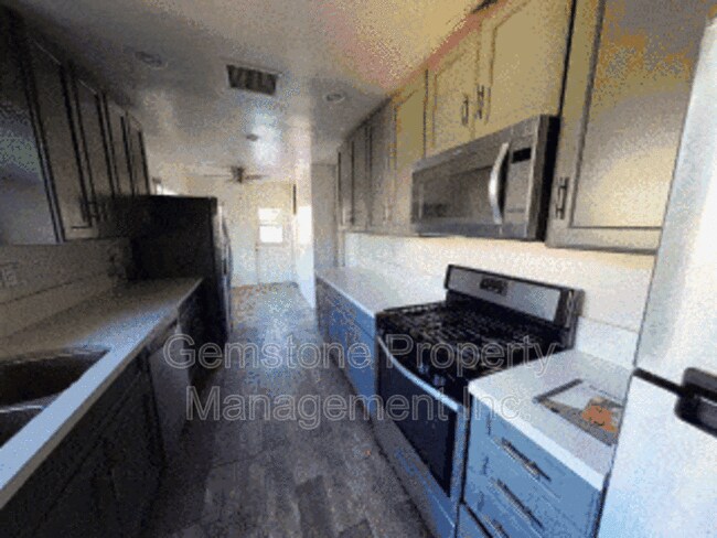 Building Photo - 6203 Mesita Dr