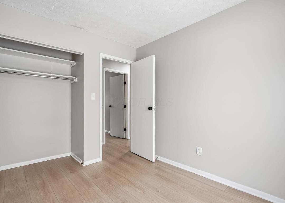 Building Photo - 2526 Queenswood Dr