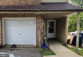 Building Photo - 109 Chaucer Rd