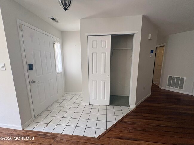 Building Photo - 103 Racquet Rd