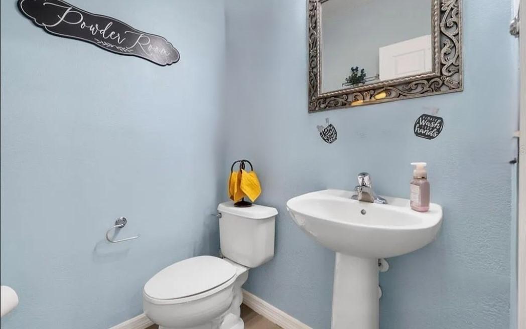 Building Photo - 2492 Seven Oaks Dr