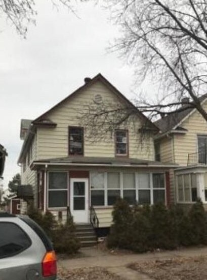 Building Photo - 117 2nd St N