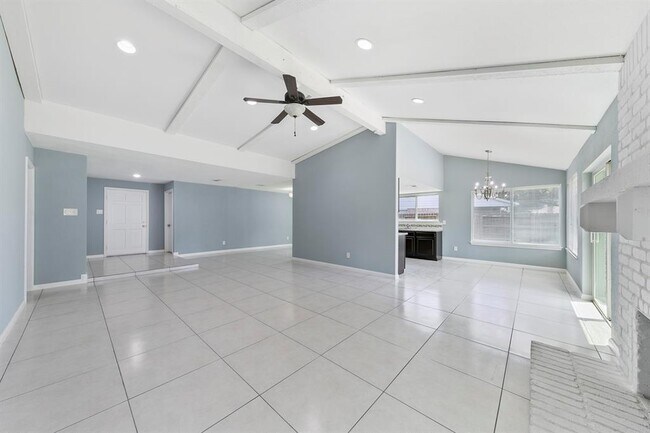 Primary Photo - 718 N Fork Ct