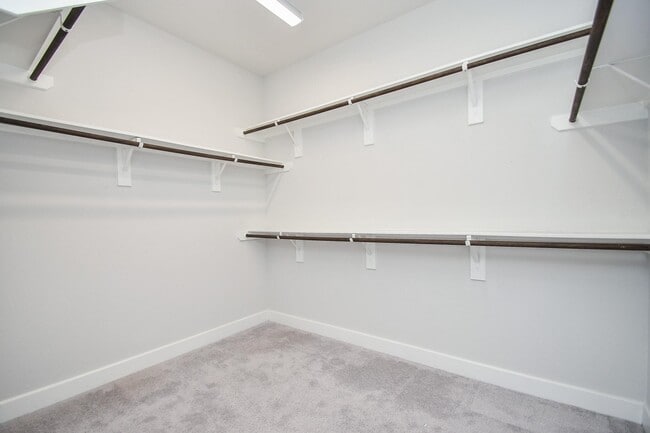 Building Photo - 9242 Dearborn Knoll Dr