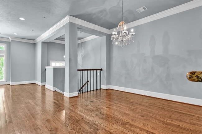 Building Photo - 4631 Regent Manor Dr