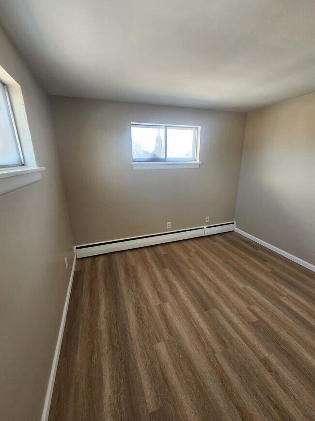 Building Photo - 1654 Abbott Rd