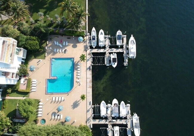 Building Photo - 150 SE 25th Rd