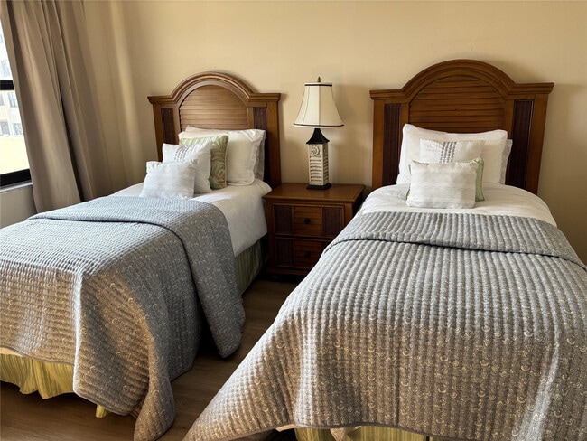 Building Photo - 4900 N Ocean Blvd