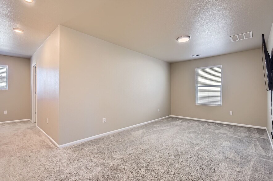 Spacious Loft - 588 Silver Rock Trl