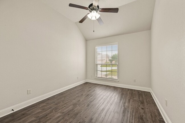 Building Photo - 104 Cold Track Dr