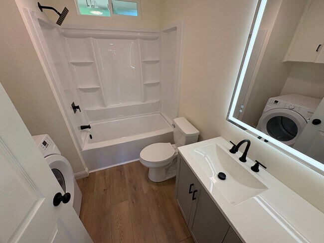 Building Photo - 0817