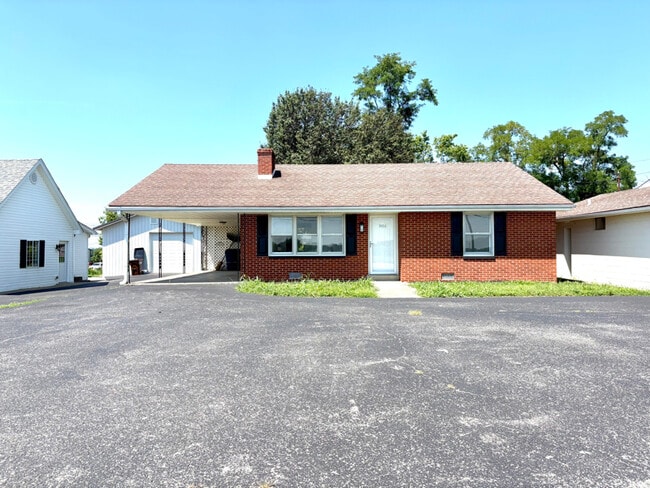 Building Photo - 3006 Louisville Rd