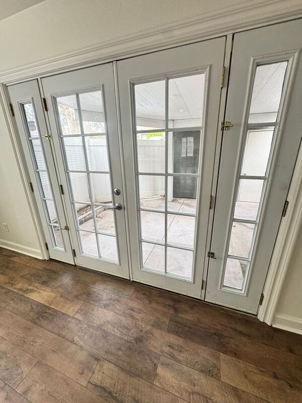 Building Photo - 8784 Pine Crest Pl