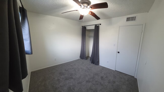 Building Photo - 6521 S La Corta Dr