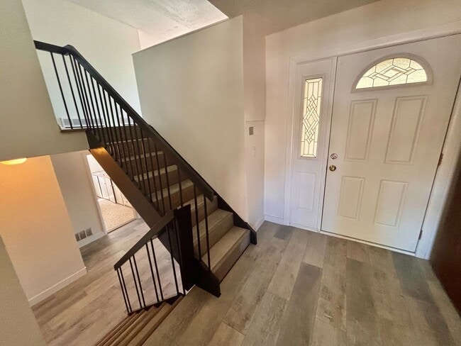 Building Photo - Spacious 4-Bedroom Home in Central Colorado Springs
