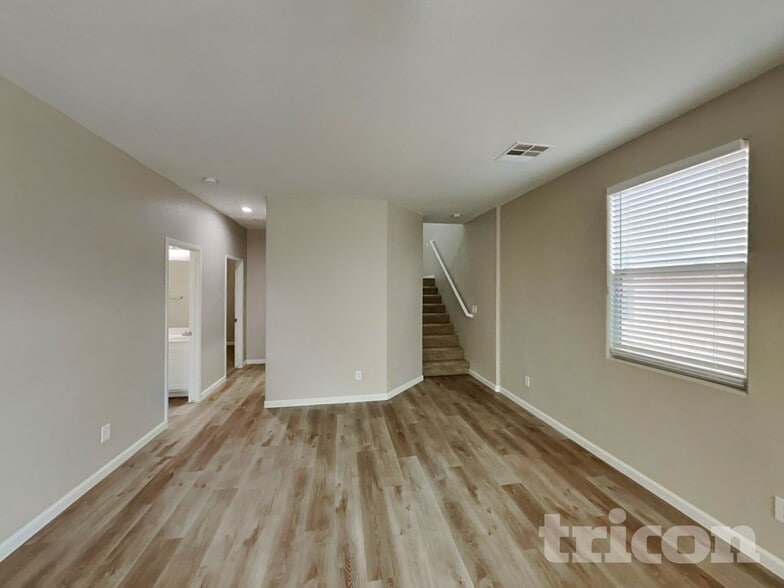 Building Photo - 8737 Dodds Canyon St