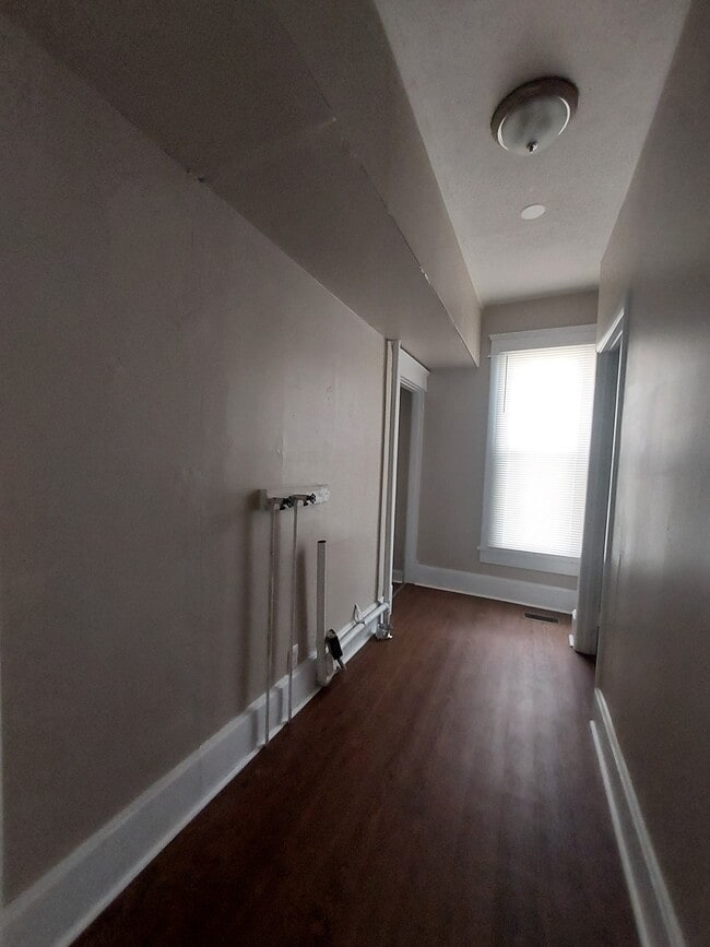 Building Photo - 120 Maholm St