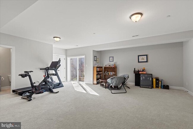 Building Photo - 2061 St Pauls Ct