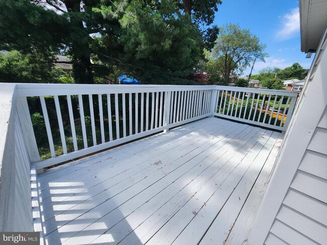 Building Photo - 615 Wallerson Rd