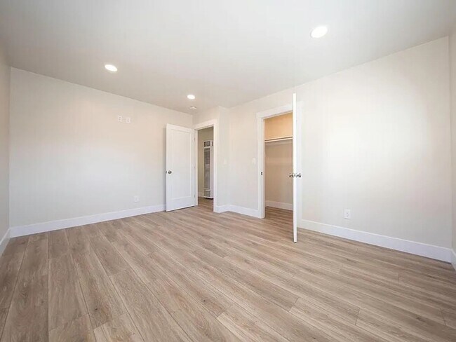 Building Photo - Updated Two bedroom with Large Fenced Yard