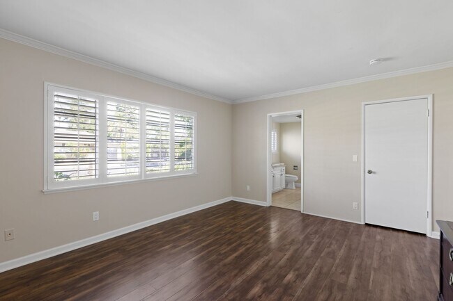 Building Photo - Welcome to this Beautiful Ranch-Style Home...