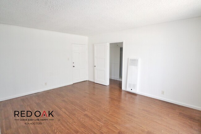 Building Photo - 1030 Menlo Ave