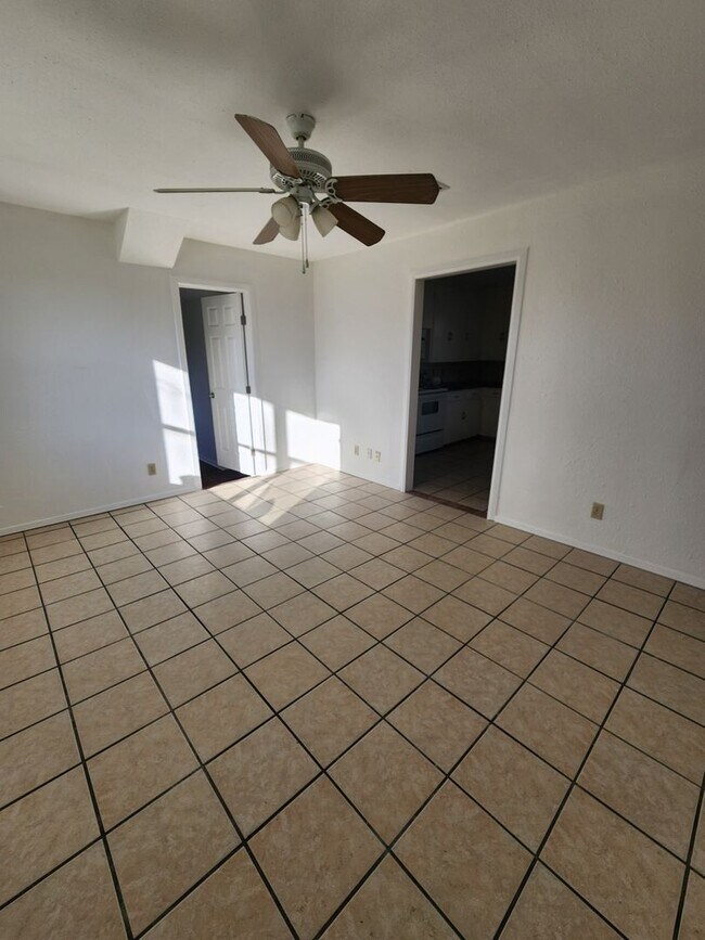 Building Photo - 3/2 on Corner Lot in Burnet