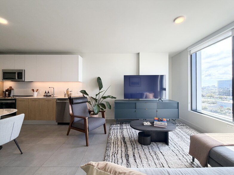 Building Photo - 168 NW 30th St