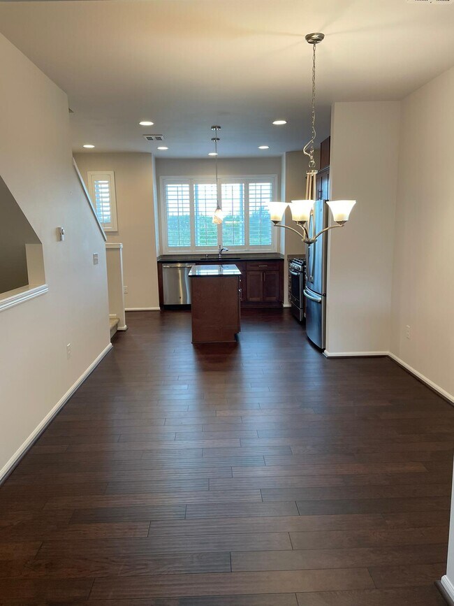 Building Photo - 3507 30th Dr