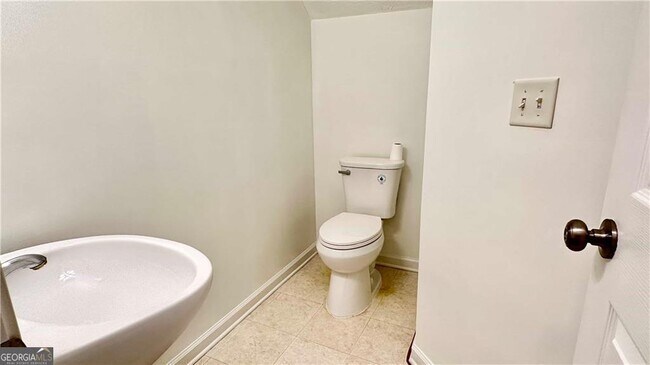 Building Photo - 6243 Shoreview Cir