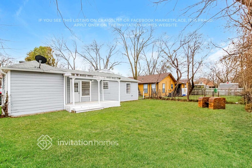 Building Photo - 401 Marshall St