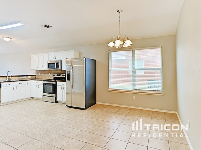 Building Photo - 626 Chapman Dr