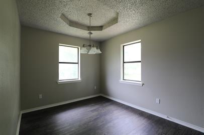 Building Photo - 811 Clyde St