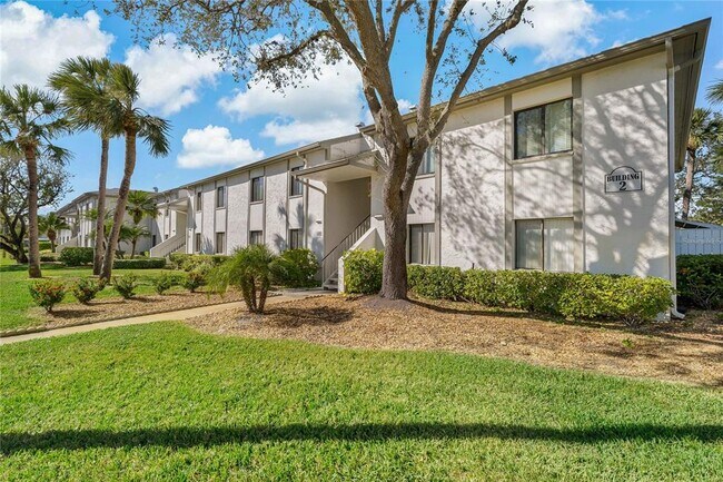Primary Photo - 122 E Cypress Ct