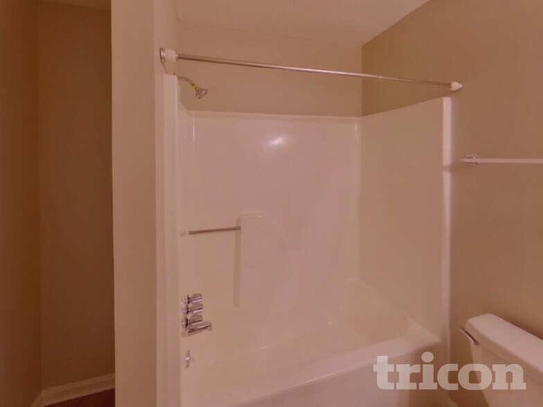 Building Photo - 217 Westport Dr