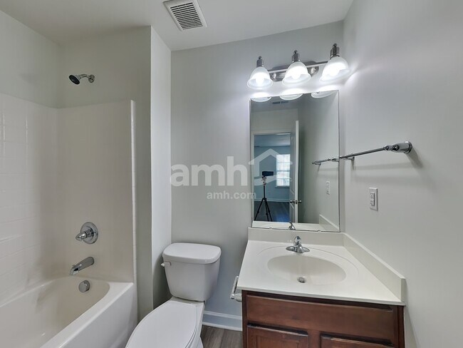 Building Photo - 3013 Corrona Ln