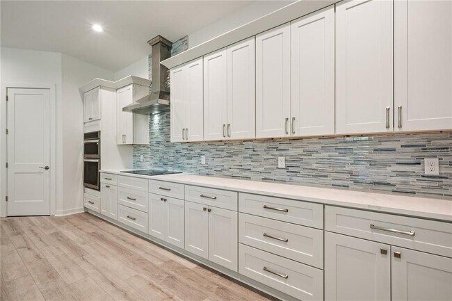 Building Photo - 1033 Hammock Cir