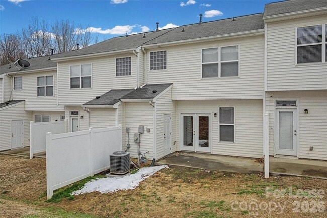 Building Photo - 7371 Laurel Valley Rd