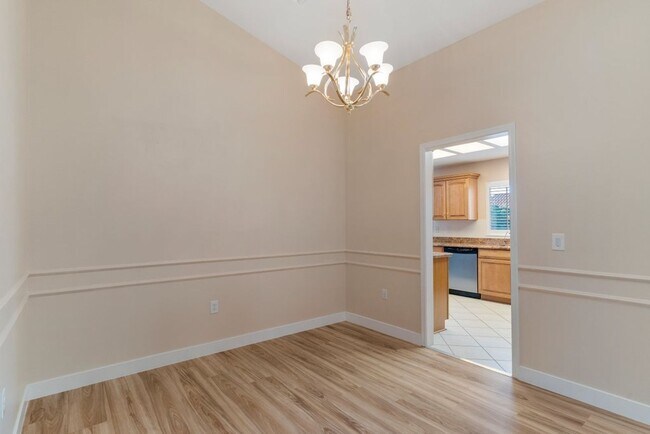Building Photo - Gorgeous 2 Bed 2 Bath Single Story home in...