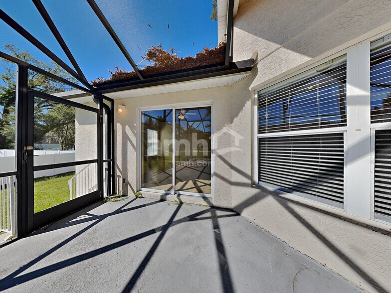 Building Photo - 2041 Ancient Oak Dr