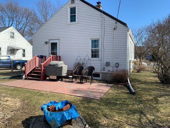 Building Photo - 3713 Busse St