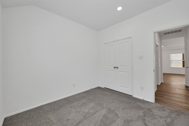 Building Photo - 3806 Rock Ledge Dr