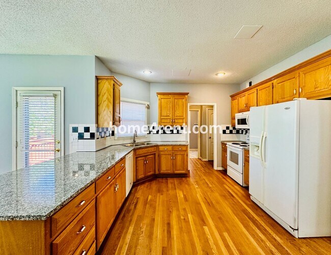 Building Photo - 8102 W 144th Pl