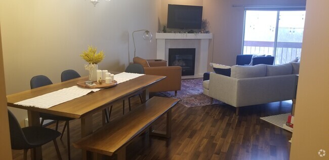 Living room - 7540 Edinborough Way