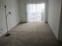 Building Photo - Three Bedroom Two Bath Condo Near Campus *...