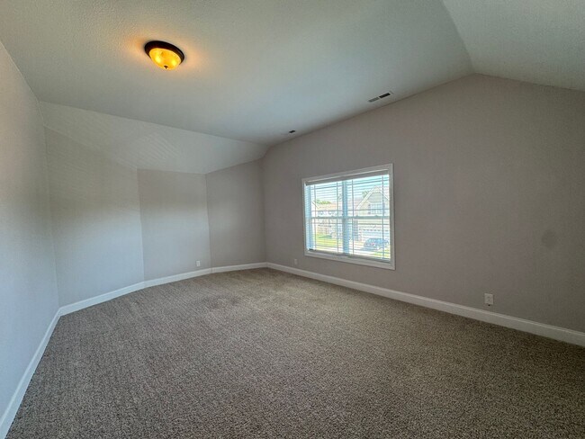 Building Photo - Beautiful Single Family Home