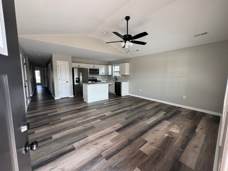 Building Photo - 4108 Stagecoach Dr