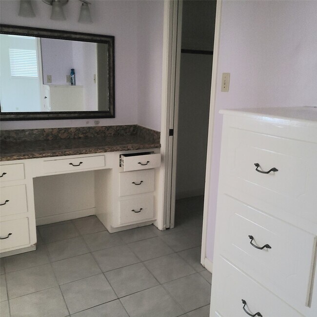 Building Photo - 1006 Walnut Bend Ln