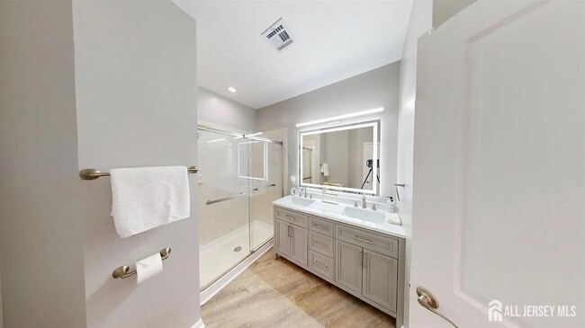 Building Photo - 6403 Fernandez Ct